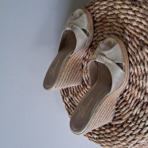 Delman Womens Metallic Gold‎ Espadrille 4.5" Wedge Peep Toe Slip-On Sandals S-8